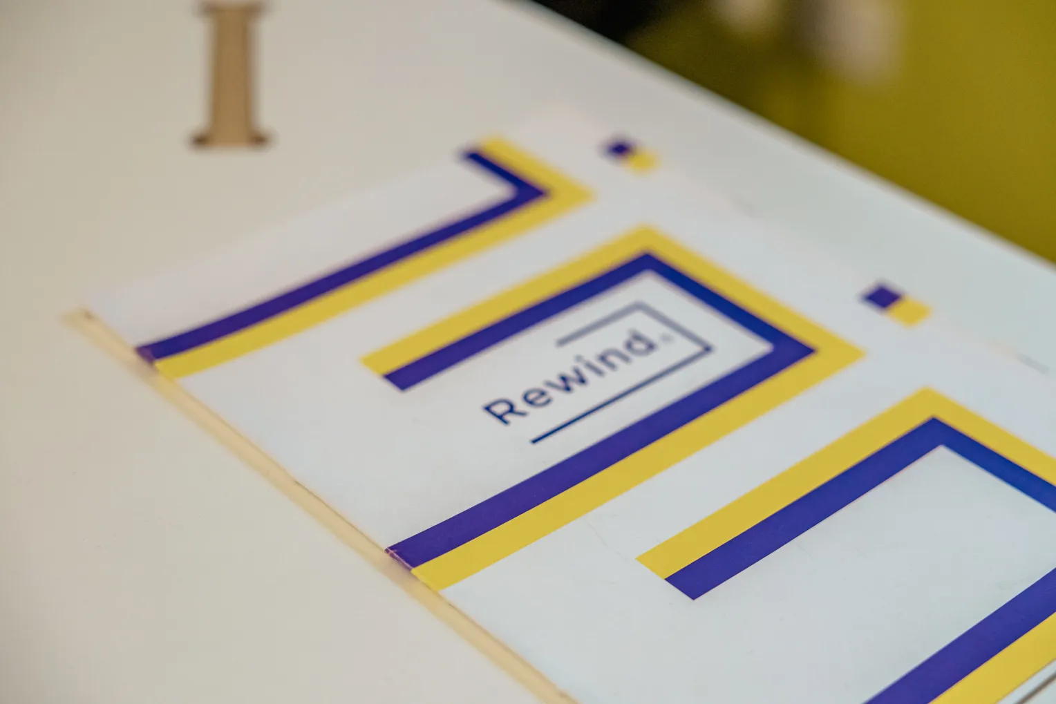 immagine sfondo rewind